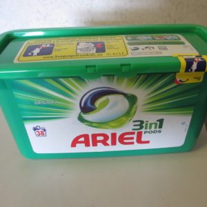 Ariel wasmiddel Wit