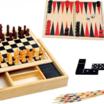 Spellendoos 4 in 1 - Bordspel Set - Backgammon - Mikado - Domino - Schaken - Hout - 17x17x3cm