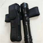 Zaklamp Holster Met Clip voor aan Riem - Zwart - Duurzaam - Ideaal voor Jagen en Vissen - Geschikt voor Zaklamp 16,5 cm